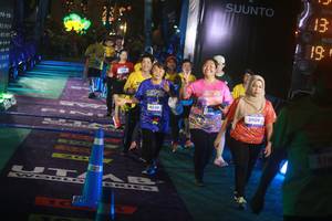 BIB: 4030, 3909, 376
                            <button type="button" onclick="openModal(26275394)" class="btn btn-primary btn-sm float-right btn-popup" data-toggle="modal" data-target=".modal-high-quality">
                        <i class="fas fa-shopping-cart"></i> Add to Cart
                    </button>
                                            <button type="button" onclick="isThisMe(26275394, true)" class="btn btn-success btn-sm float-right btn-popup btn-isme hidden" data-toggle="tooltip" data-placement="bottom" title="นี่คือรูปของคุณใช่ไหม คลิกที่นี่เพื่อเอาเข้าอัลบั้ม">
                        <i class="fas fa-plus"></i> Add to album
                    </button>
                    <button type="button" onclick="isThisMe(26275394, false)" class="btn btn-warning btn-sm float-right btn-popup btn-isnotme hidden">
                        <i class="fas fa-ban"></i> Remove from album
                    </button>